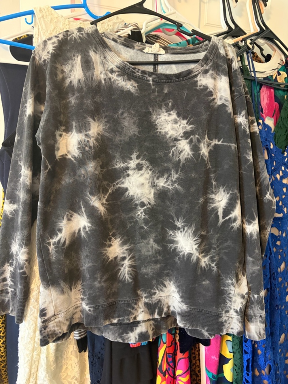Jane and Delancey Gray and White Tie-Dye Crewneck Sweater